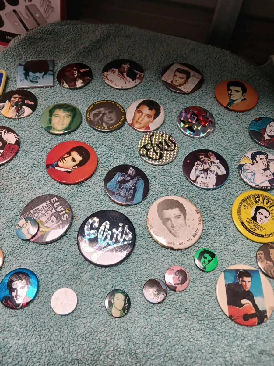 Elvis presley badges - Image 4