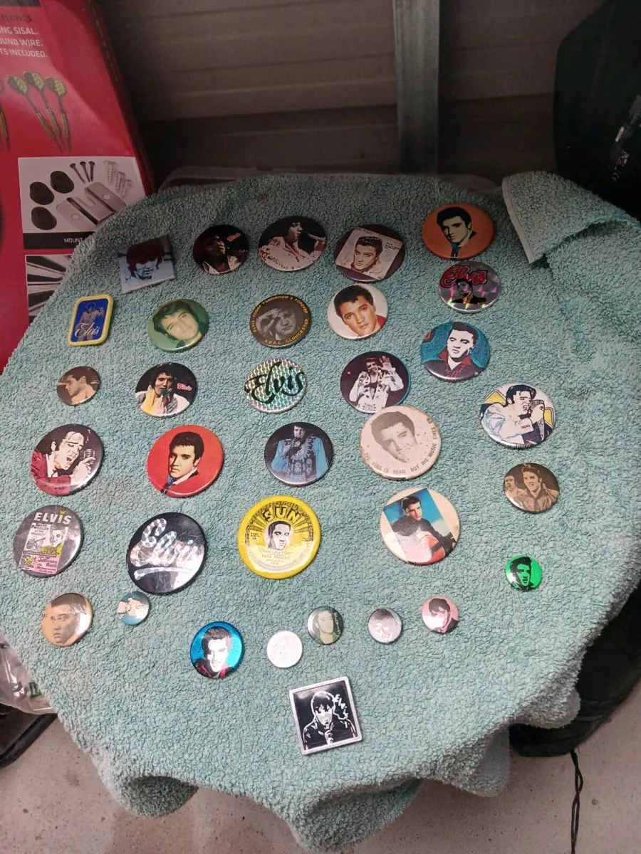 Elvis presley badges - Image 2