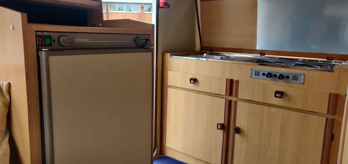 2002 Freedom Jetstream 200 2 berth caravan - Image 3