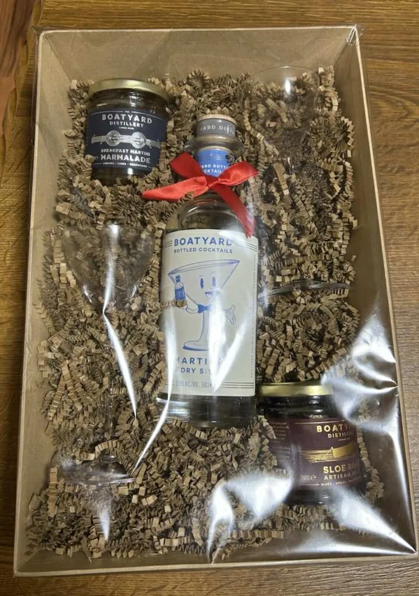 Luxury Cocktail Martini, Jelly & Marmalade Hamper - Image 1