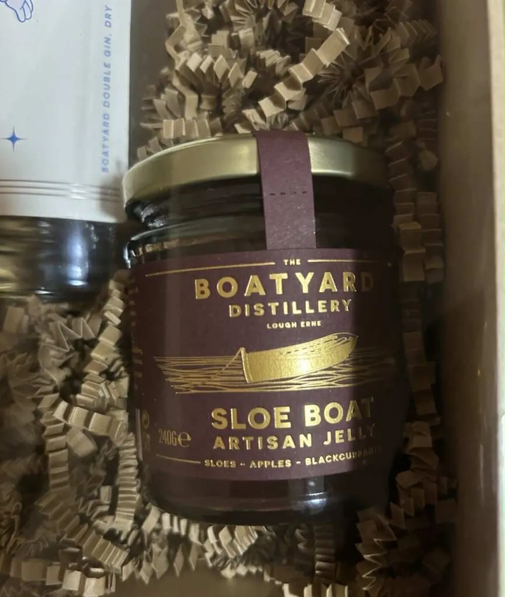 Luxury Cocktail Martini, Jelly & Marmalade Hamper - Image 3