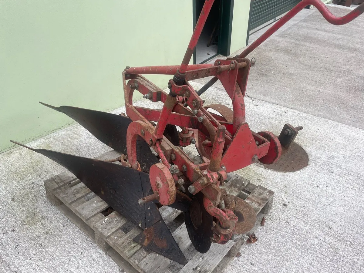 Ploughs - Image 2
