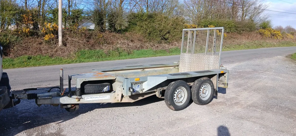 For Williams plant box. 8 by 5. - Image 1