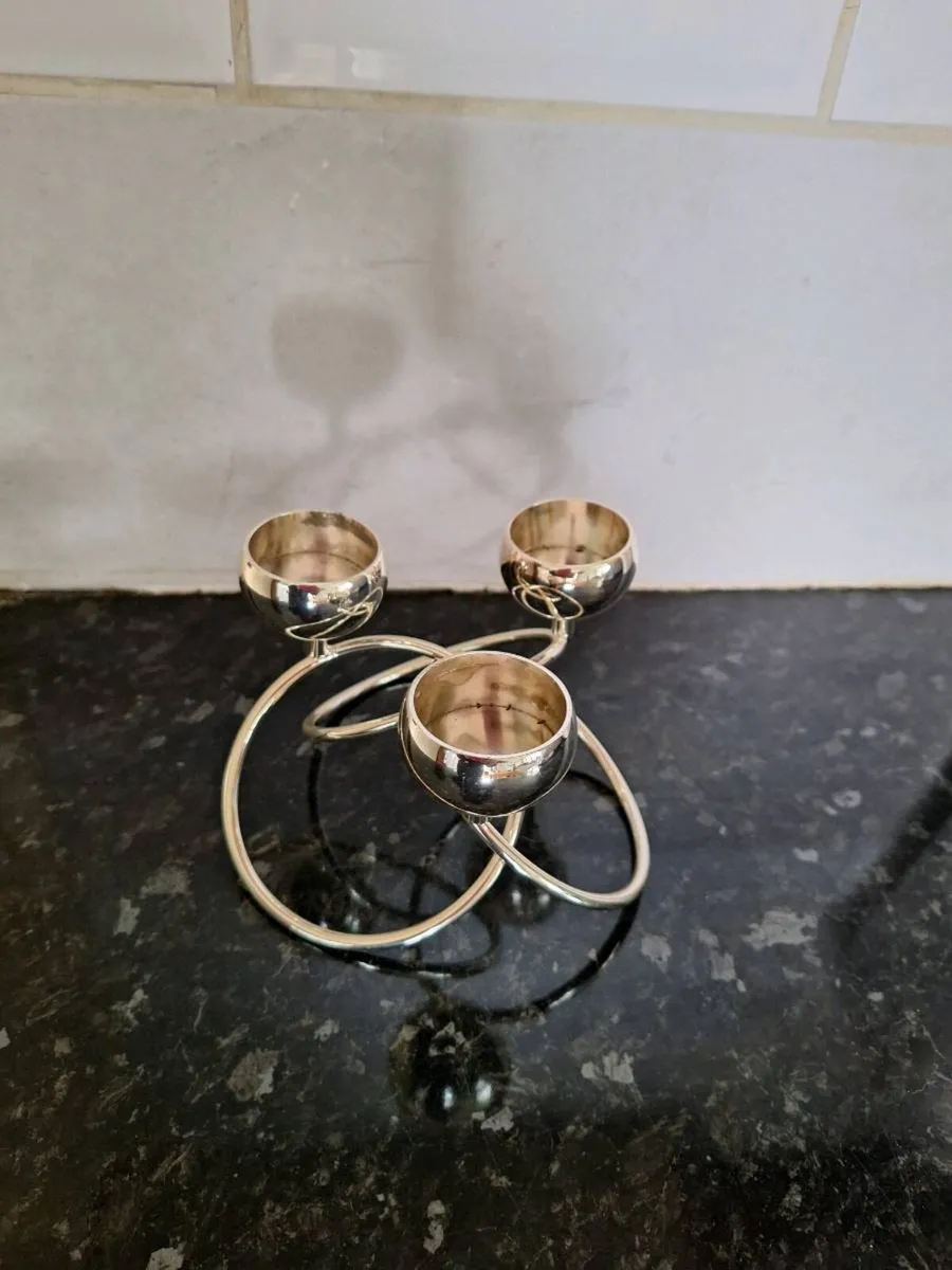 Lovely metal tealight holder