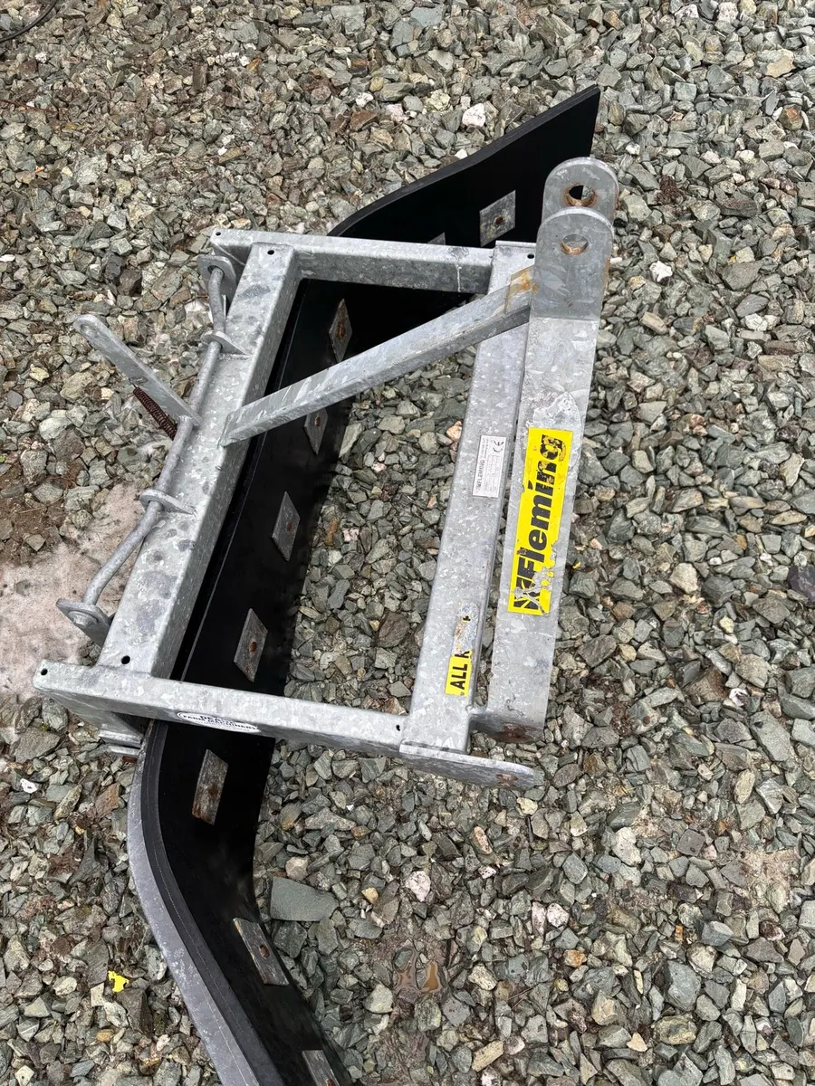 Fleming yard scrapper - Image 2