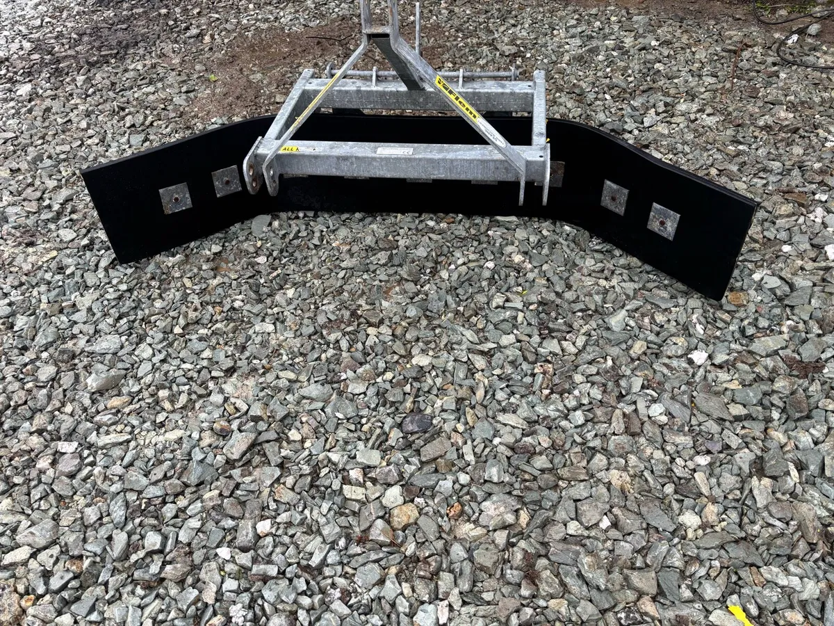 Fleming yard scrapper - Image 1