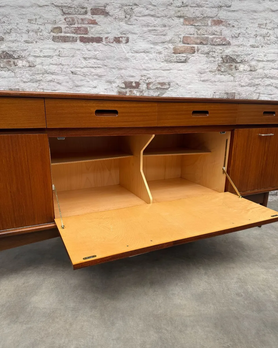 Mid-Century Sideboard - Image 4