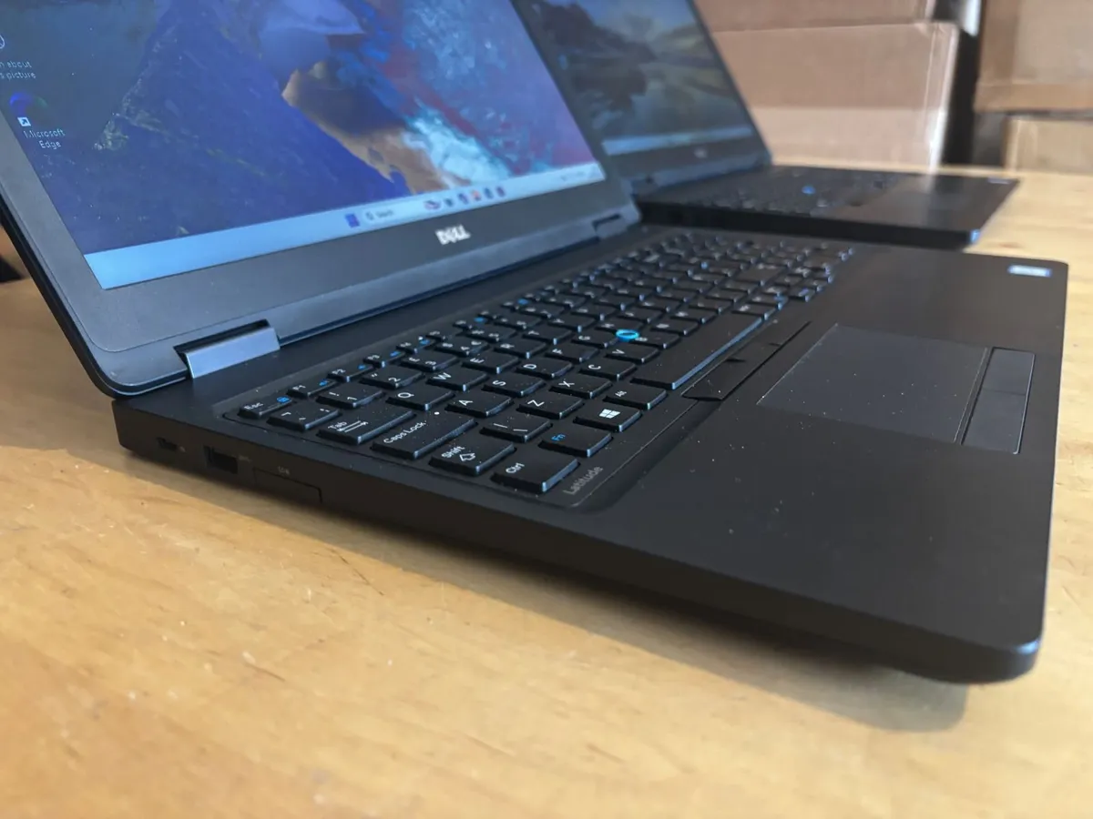 Dell Latitude 15.6" Laptops-Core i7-16Gb Ram-Vat I - Image 4