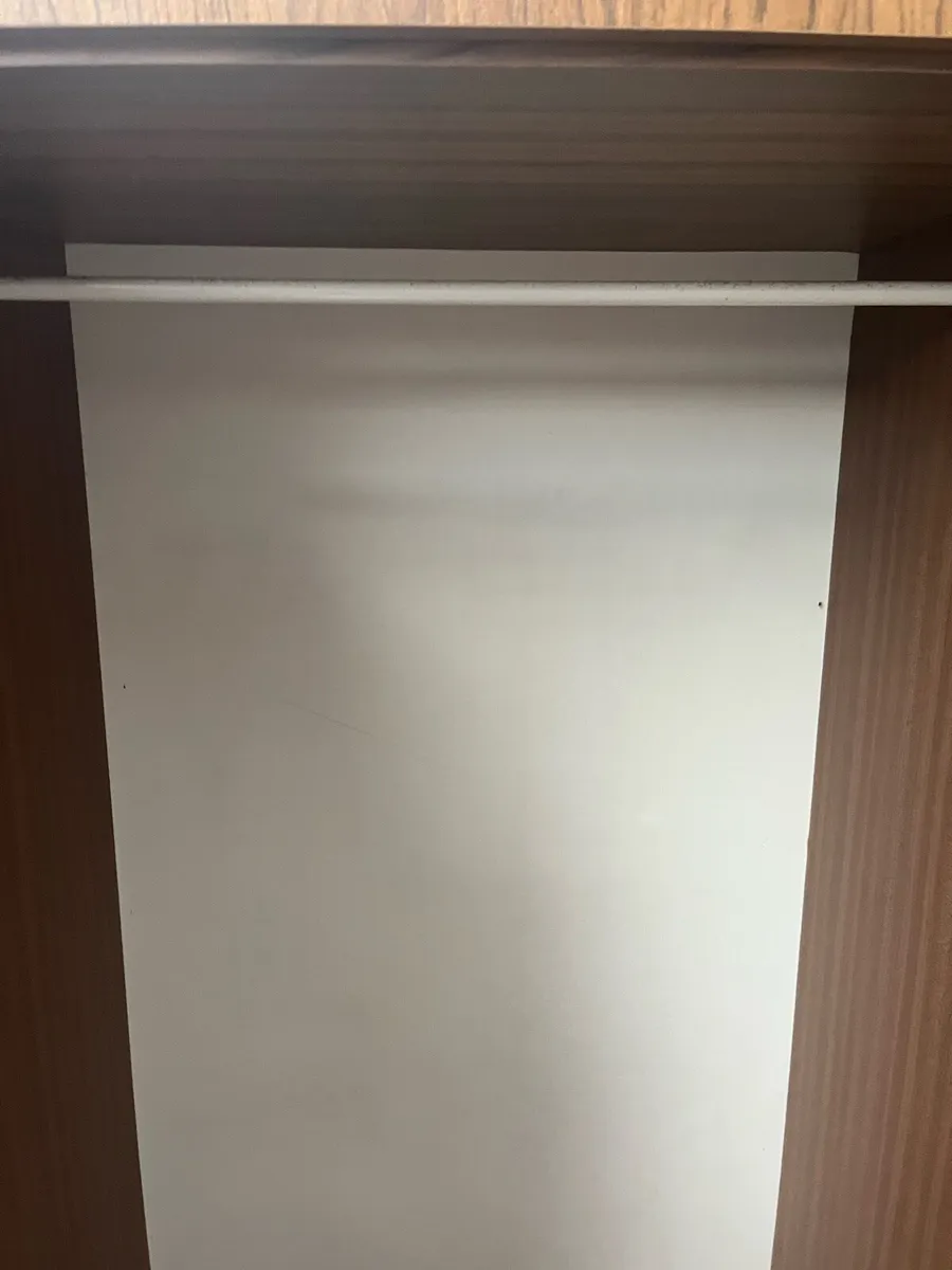 Brown wardroom - Image 3