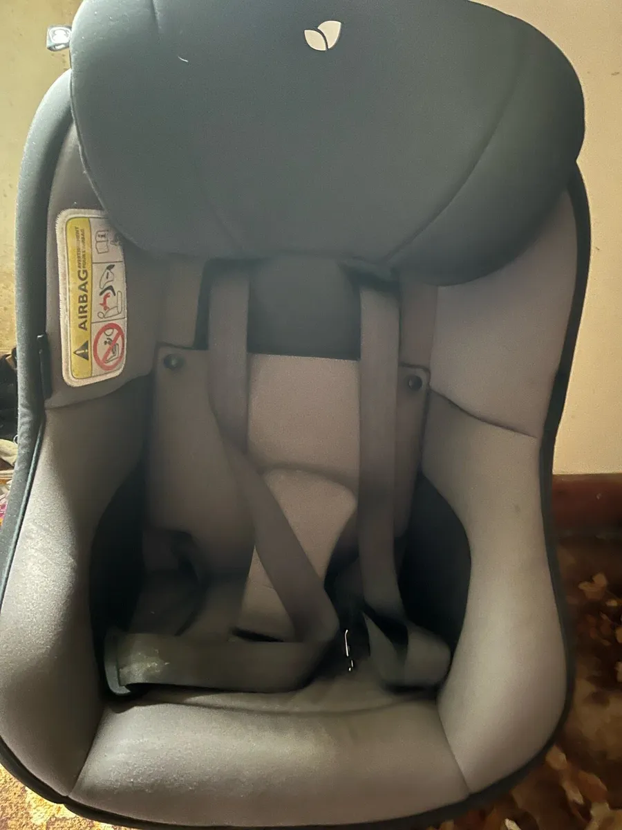 Rotating car seat - Image 1