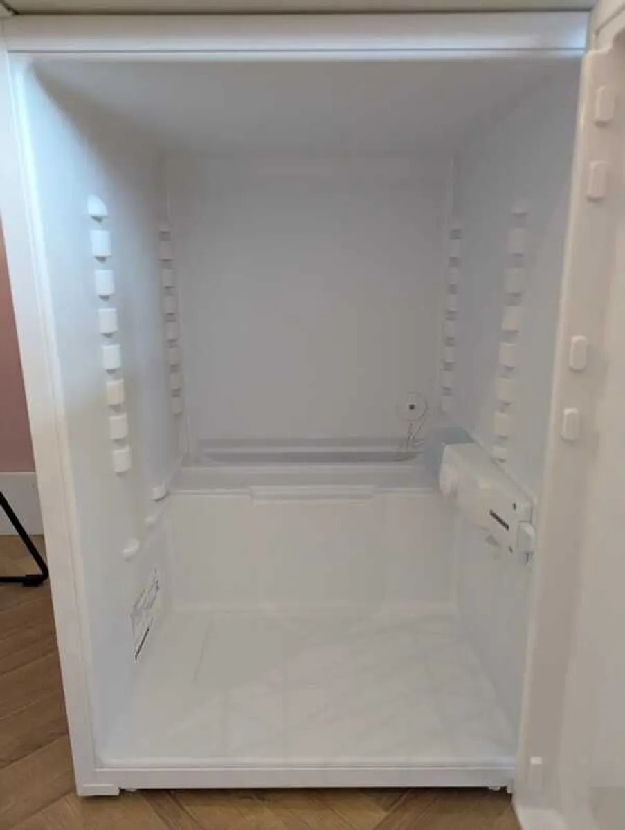 Liebherr small fridge for sale - Image 3