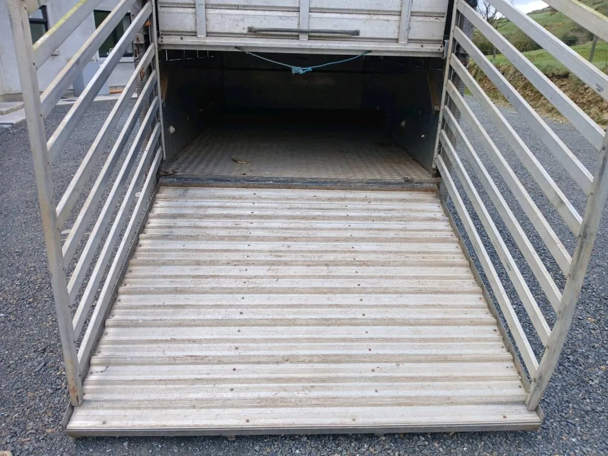 IFVOR WILLIAMS SHEEP TRAILER - Image 4