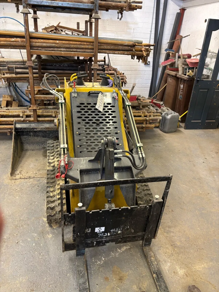 Mini skid steer loader - Image 2
