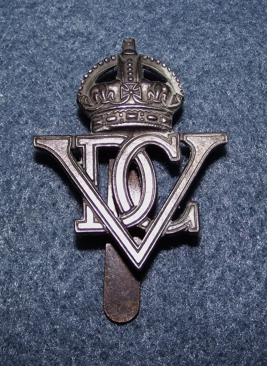 Military Cap Badges - Image 4