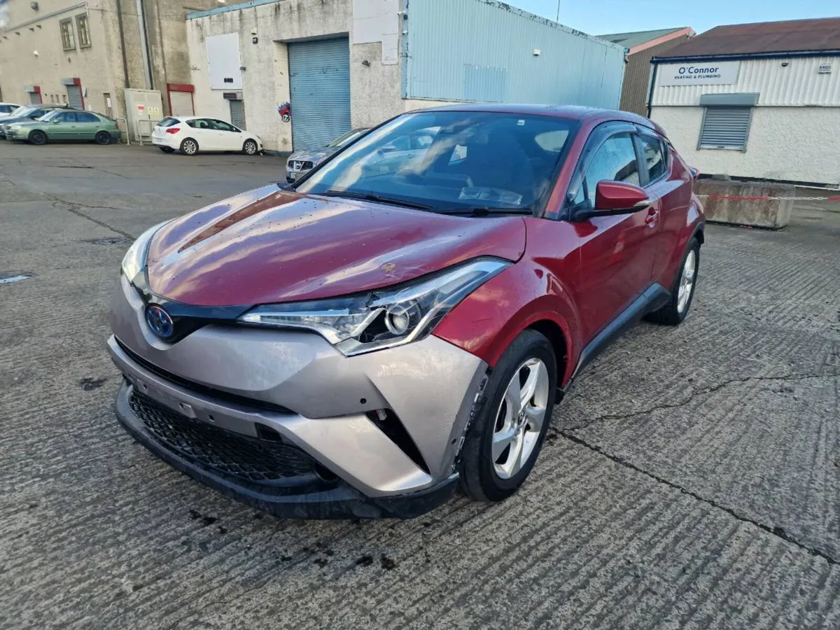 2017 Hybrid Toyota chr - Image 1