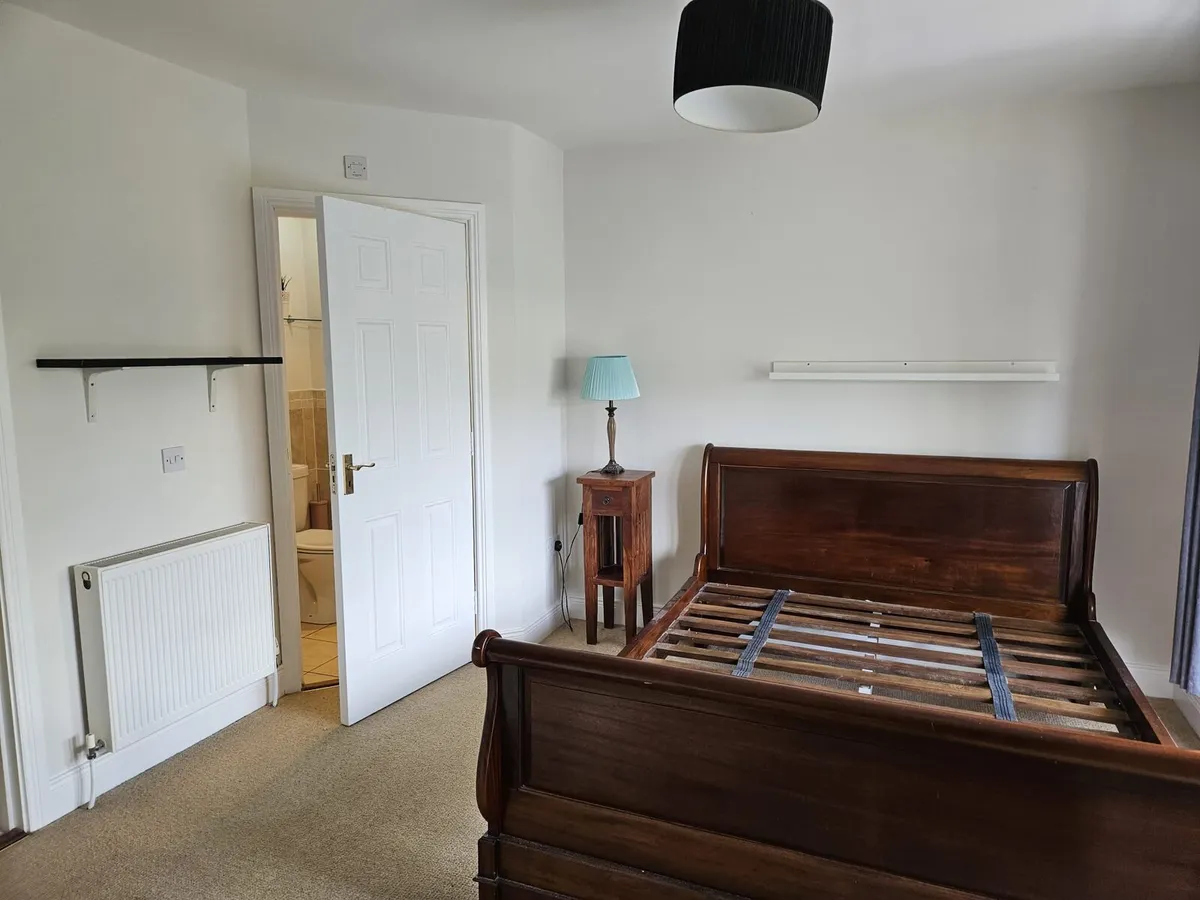 5ft solid Mahogany Sleigh bed