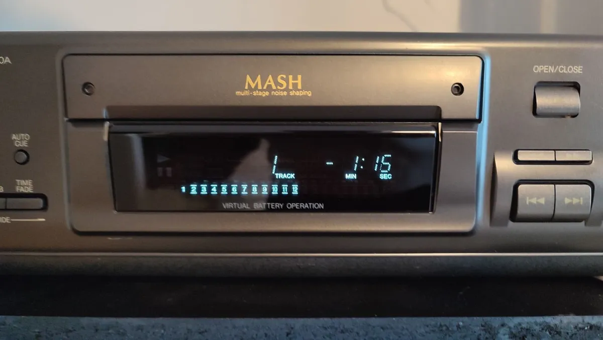 Technics SL-PS670A CD player. High model. Like NEW - Image 4