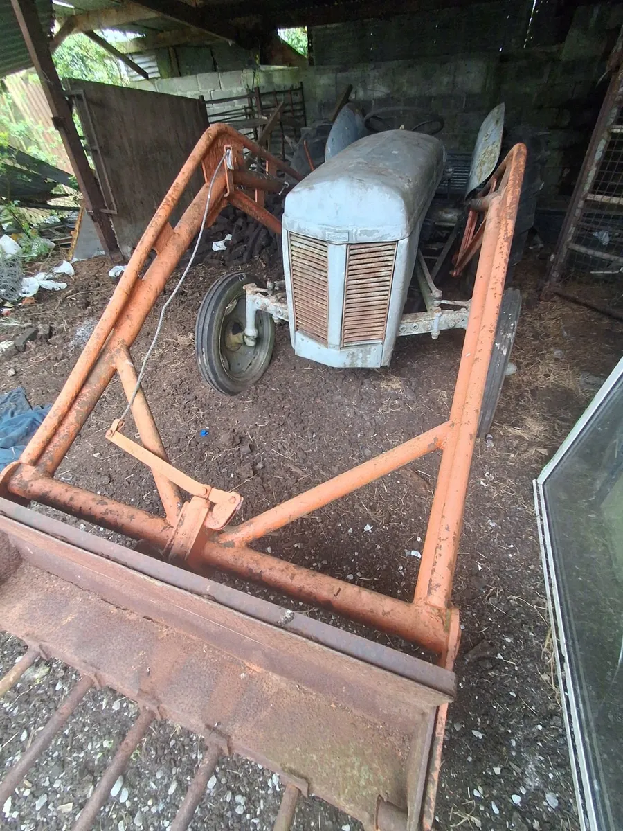 Grey Ferguson 20 TVO Tractor - Image 1