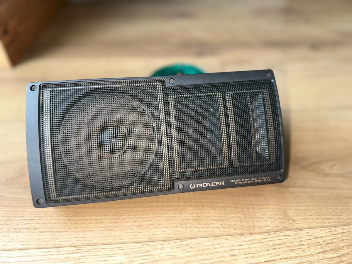 Pair of Pioneer TS-X3 vintage shelf car speakers - Image 2