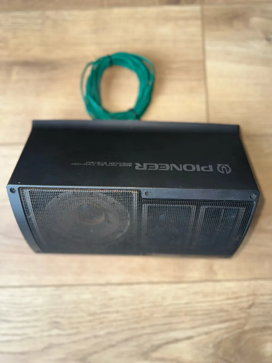 Pair of Pioneer TS-X3 vintage shelf car speakers - Image 3