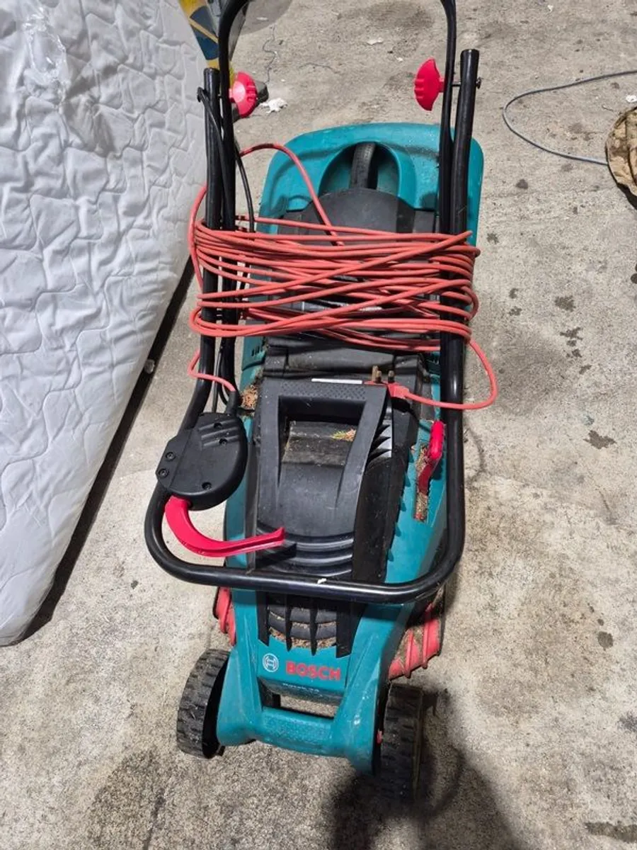 Bosch electric lawnmower - Image 2