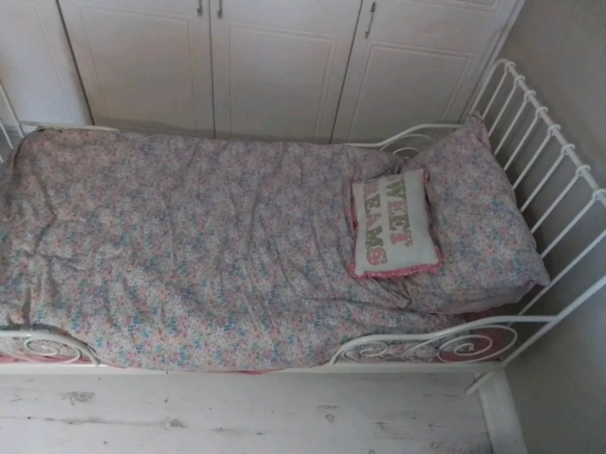 Child/ toddlers bed - Image 3