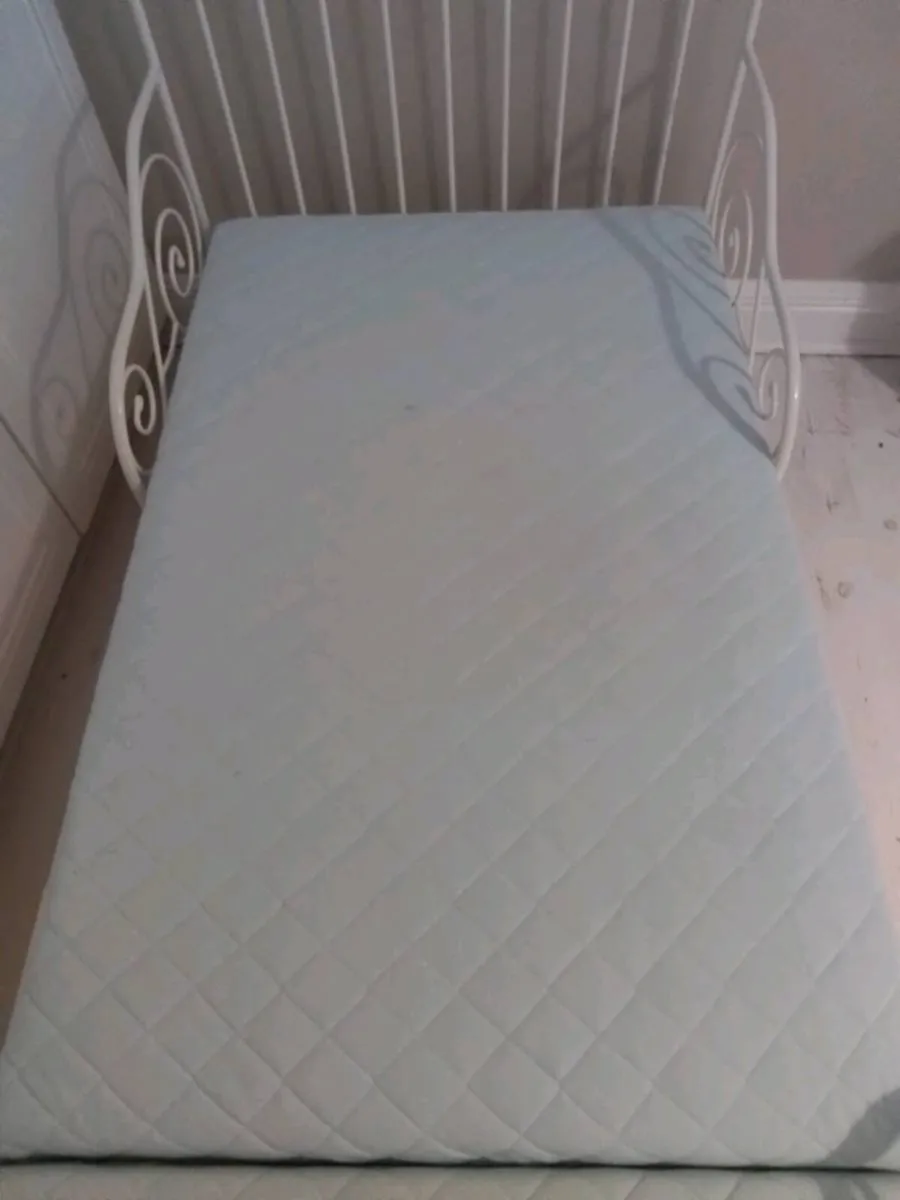 Child/ toddlers bed - Image 4