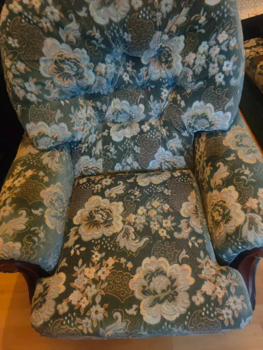 Suite of furniture - Image 2