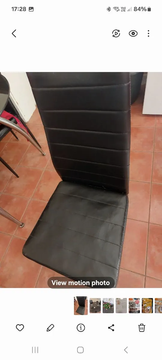 Table and chairs - Image 2