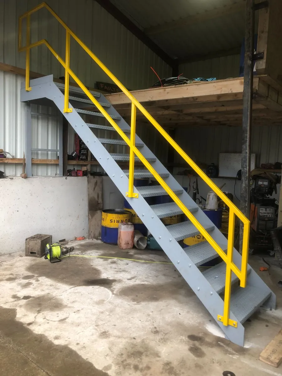 Stairs/Steel Staircase - Image 3