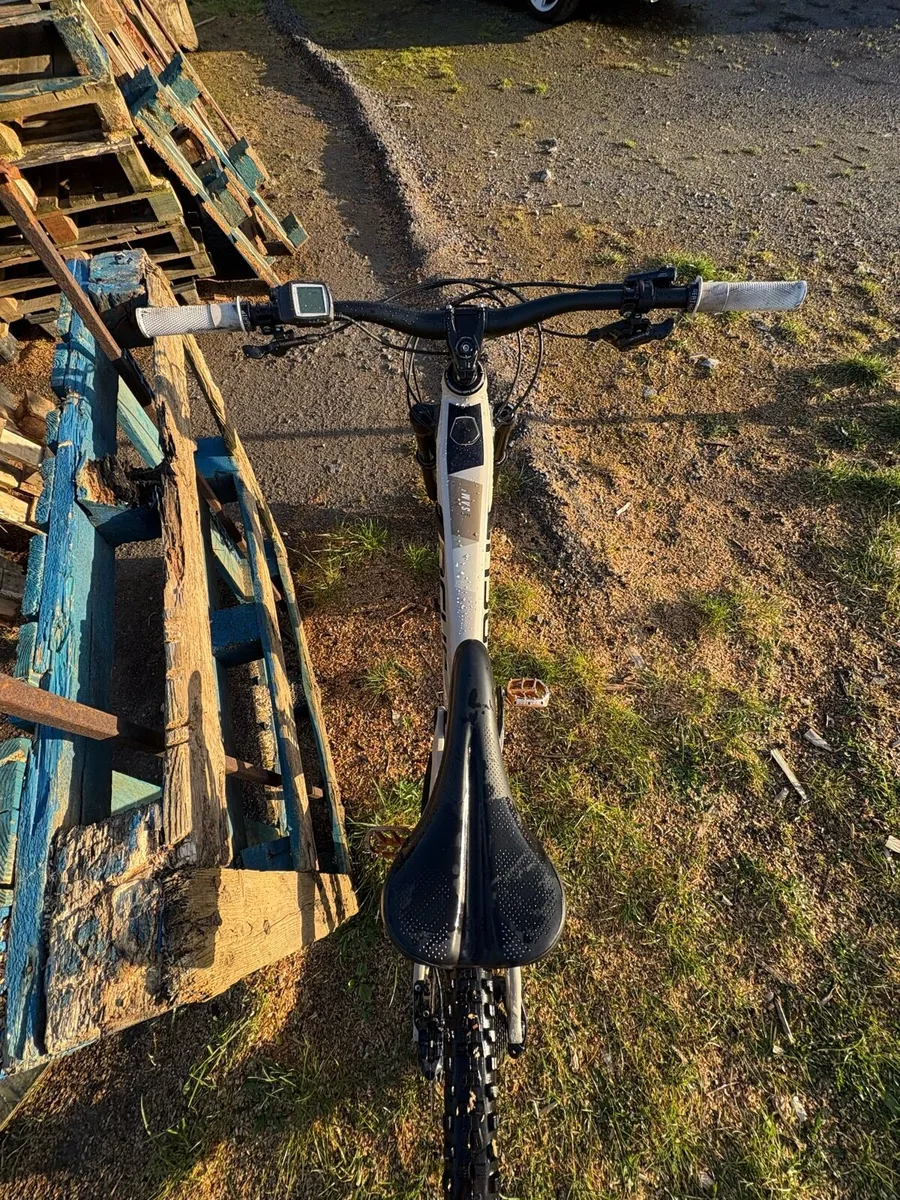 Focus Sam2 6.8 ebike - Image 3