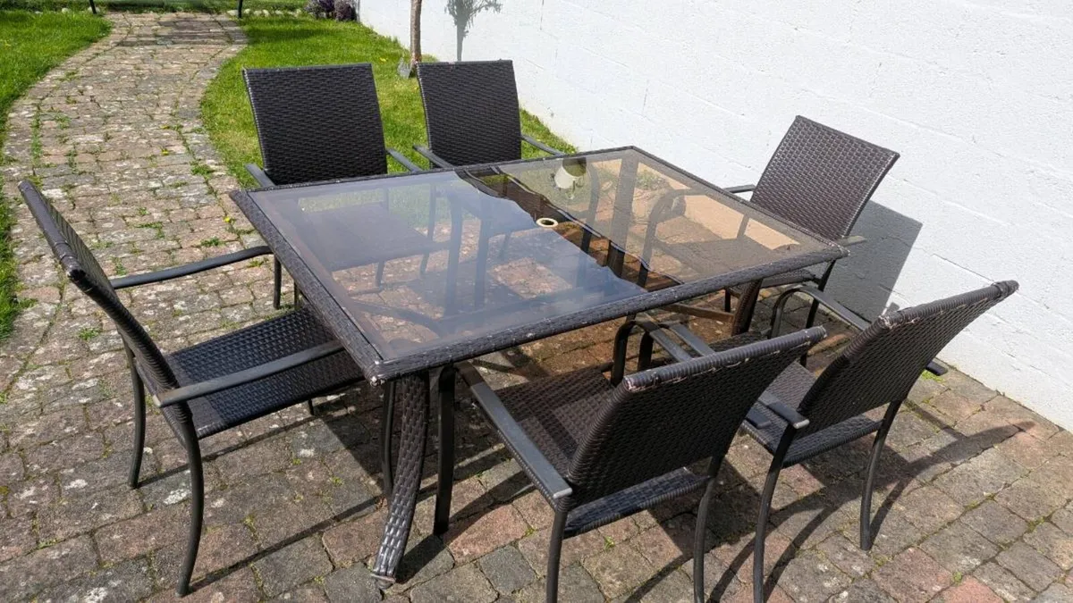 Garden furniture - Image 1
