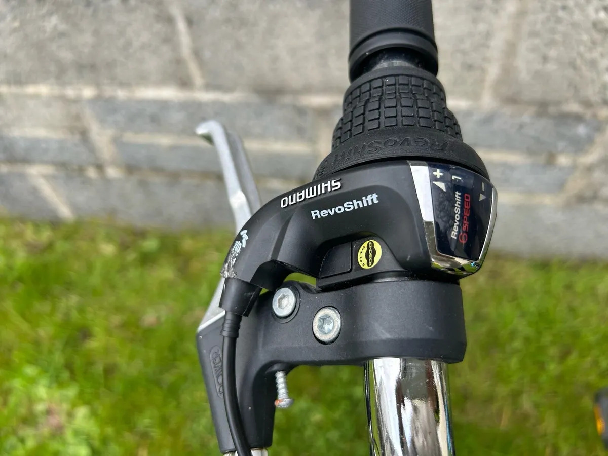 Girls 24inch Bike - Image 3