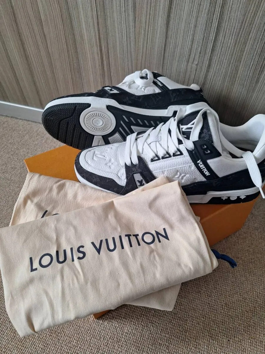 Loui Vuitton mens trainers - Image 3