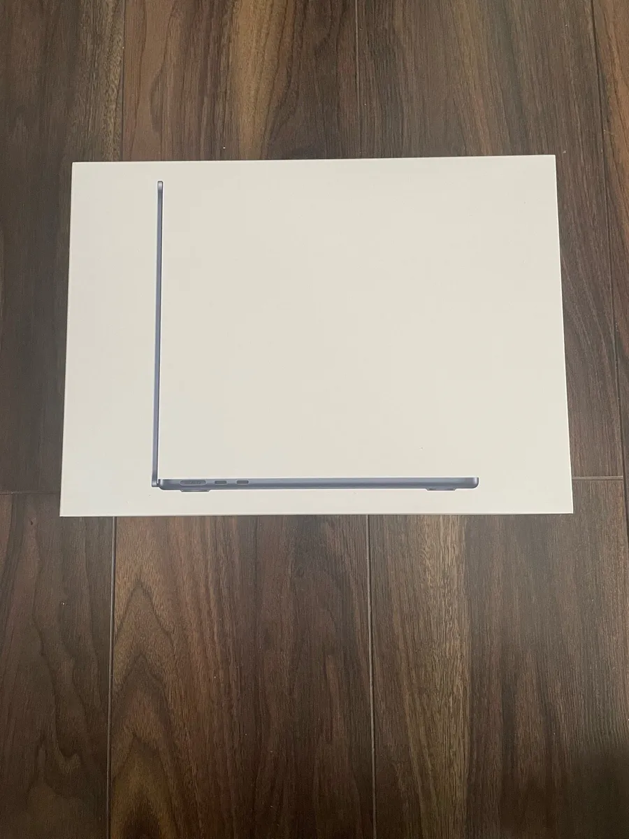 MacBook Air (M5 chip, 13 inch, perfect condition) - Image 3