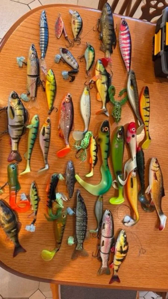 Fishing lure collection - Image 2