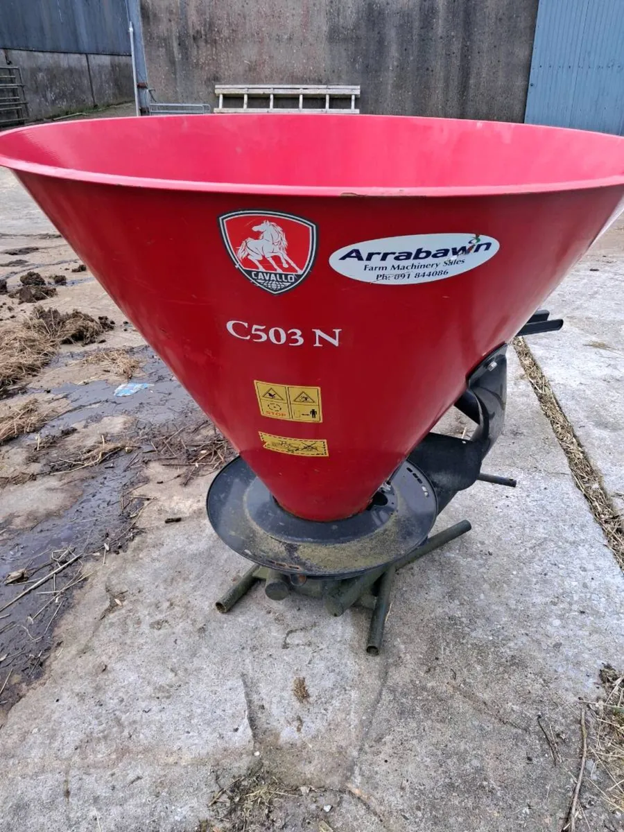 Cavallo Fertiliser Spreader - Image 2