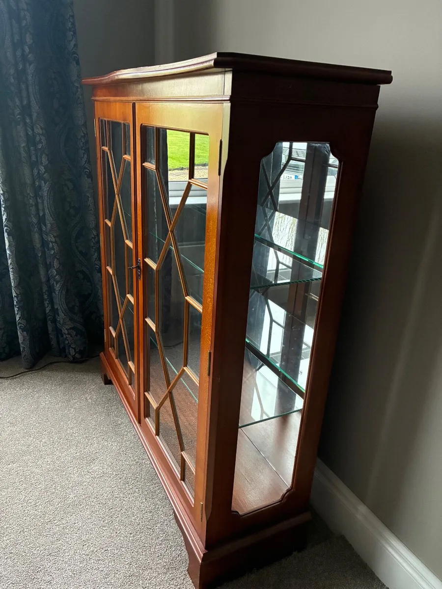 Display Cabinet - Image 4