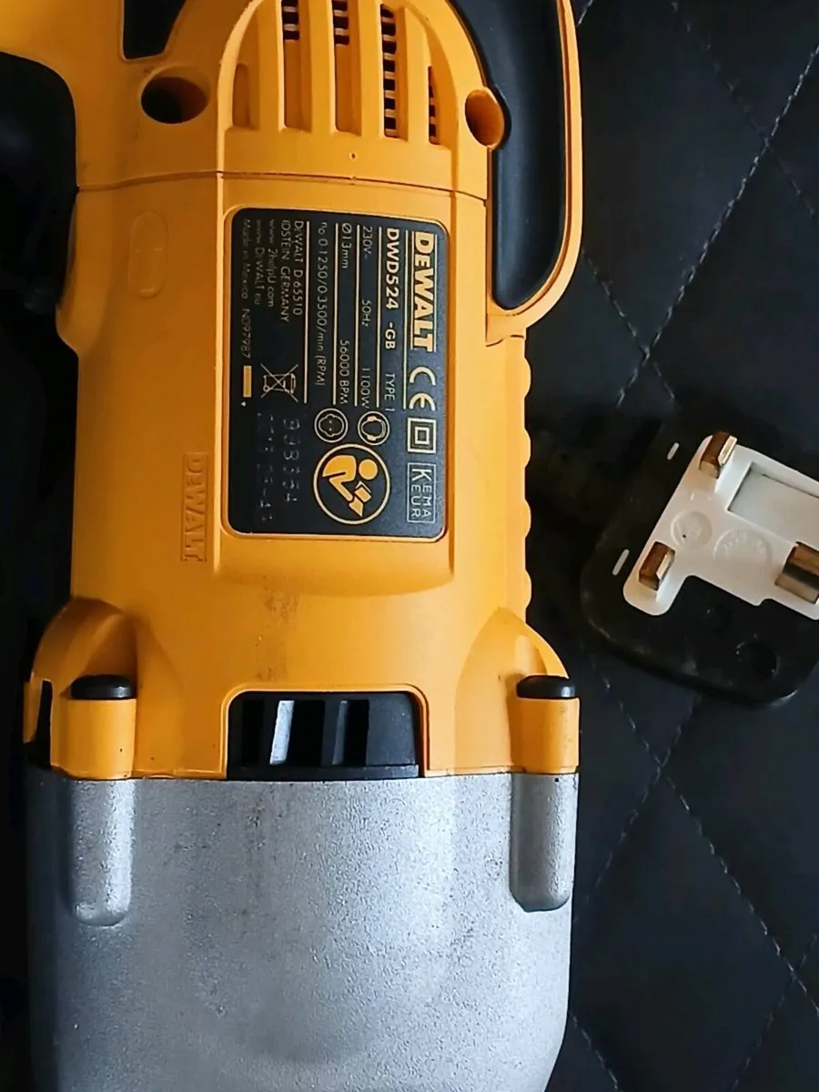 De walt drill - Image 4