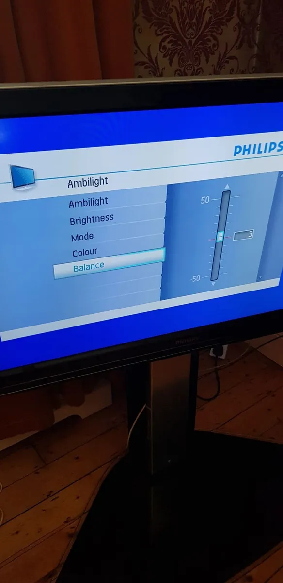 Philips ambilight 42" tv - Image 1