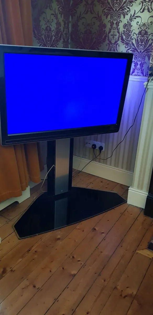 Philips ambilight 42" tv - Image 3