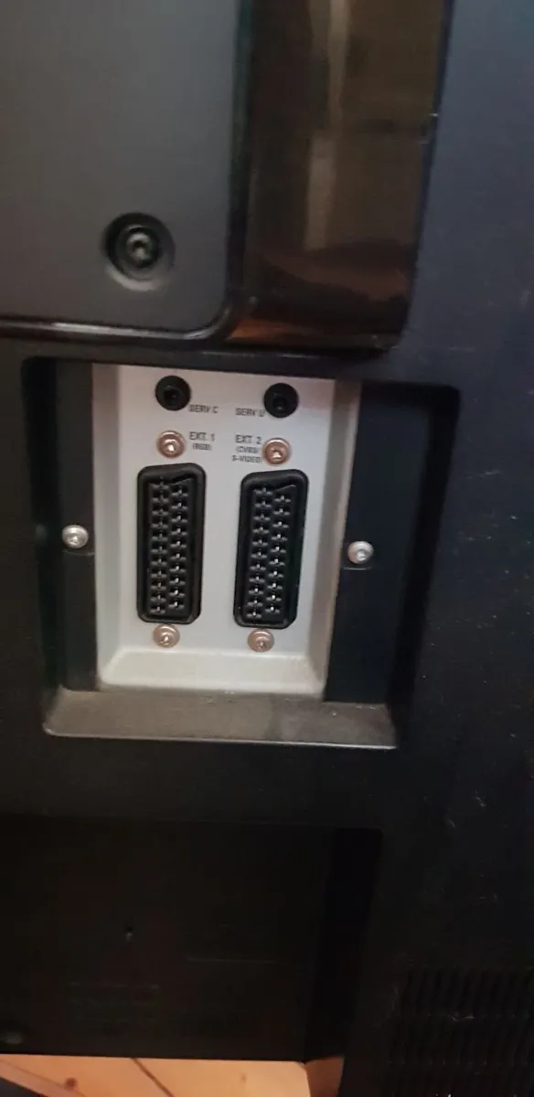 Philips ambilight 42" tv - Image 4