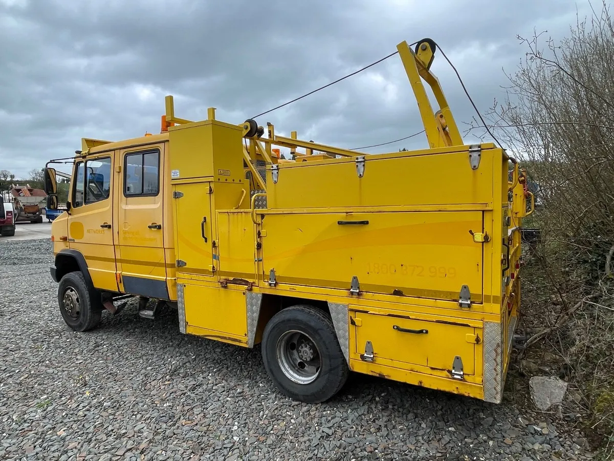 4x4 Mercedes Vario 813D Crew Cab - Image 2