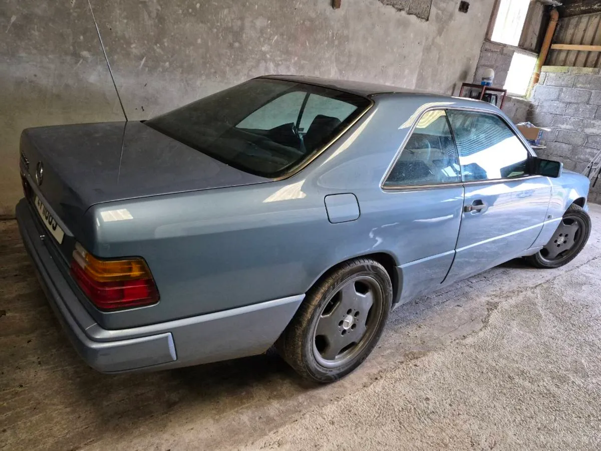 CE 300 Coupe.Petrol 3 leter Automatic - Image 4