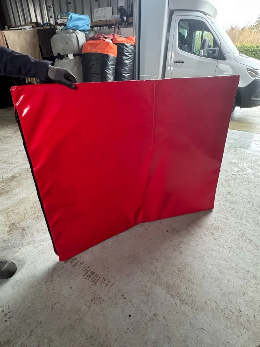 Bouncy castle mats - Image 1