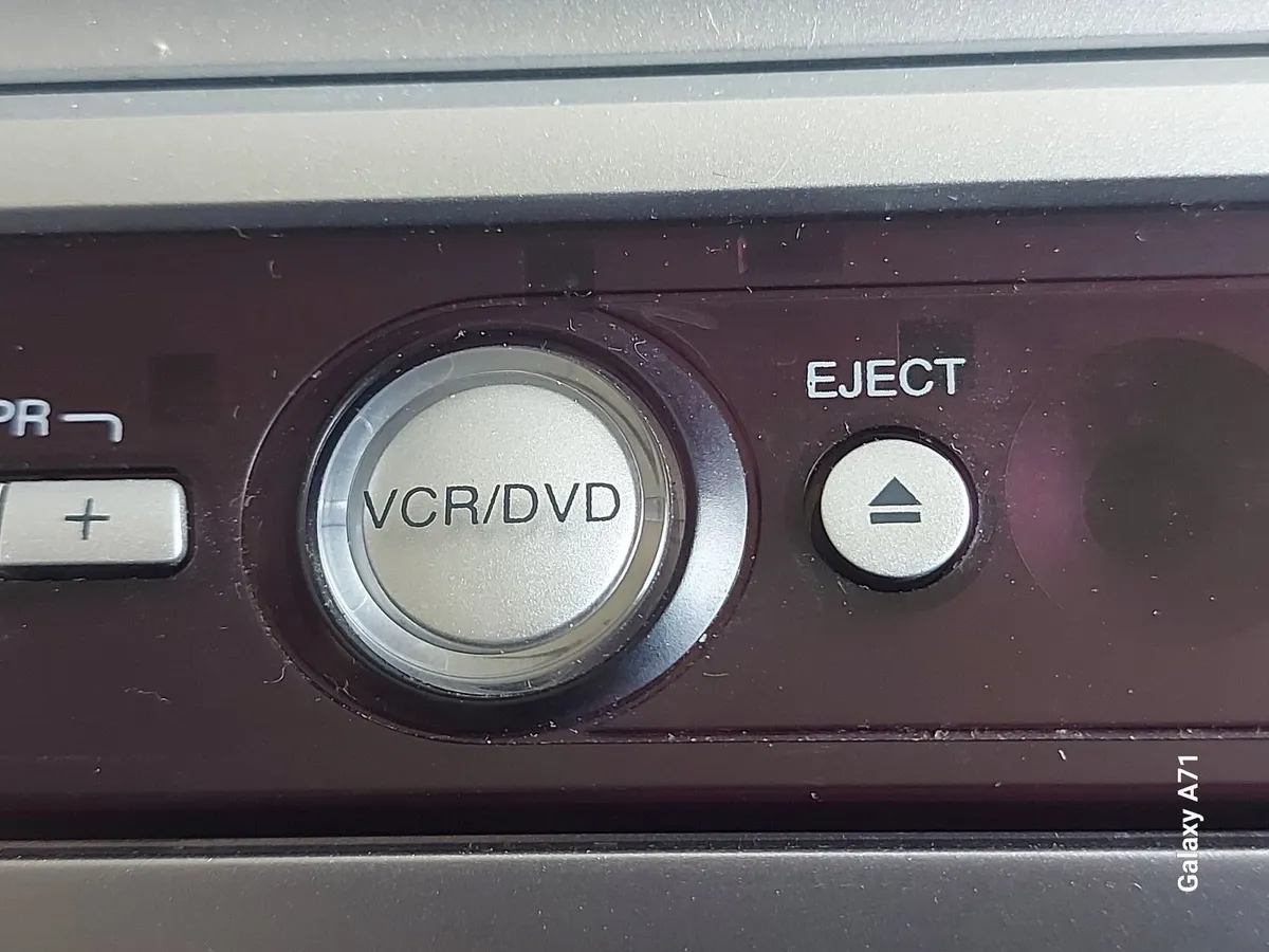 JVC DVD Player-Video Cassette Recorder, Model HR-X - Image 2