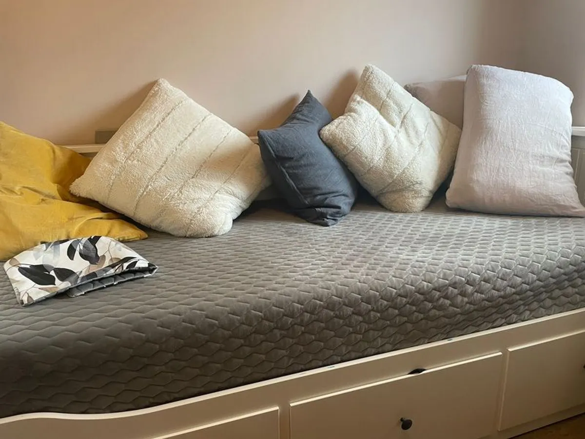 Ikea Hemnes daybed - Image 1