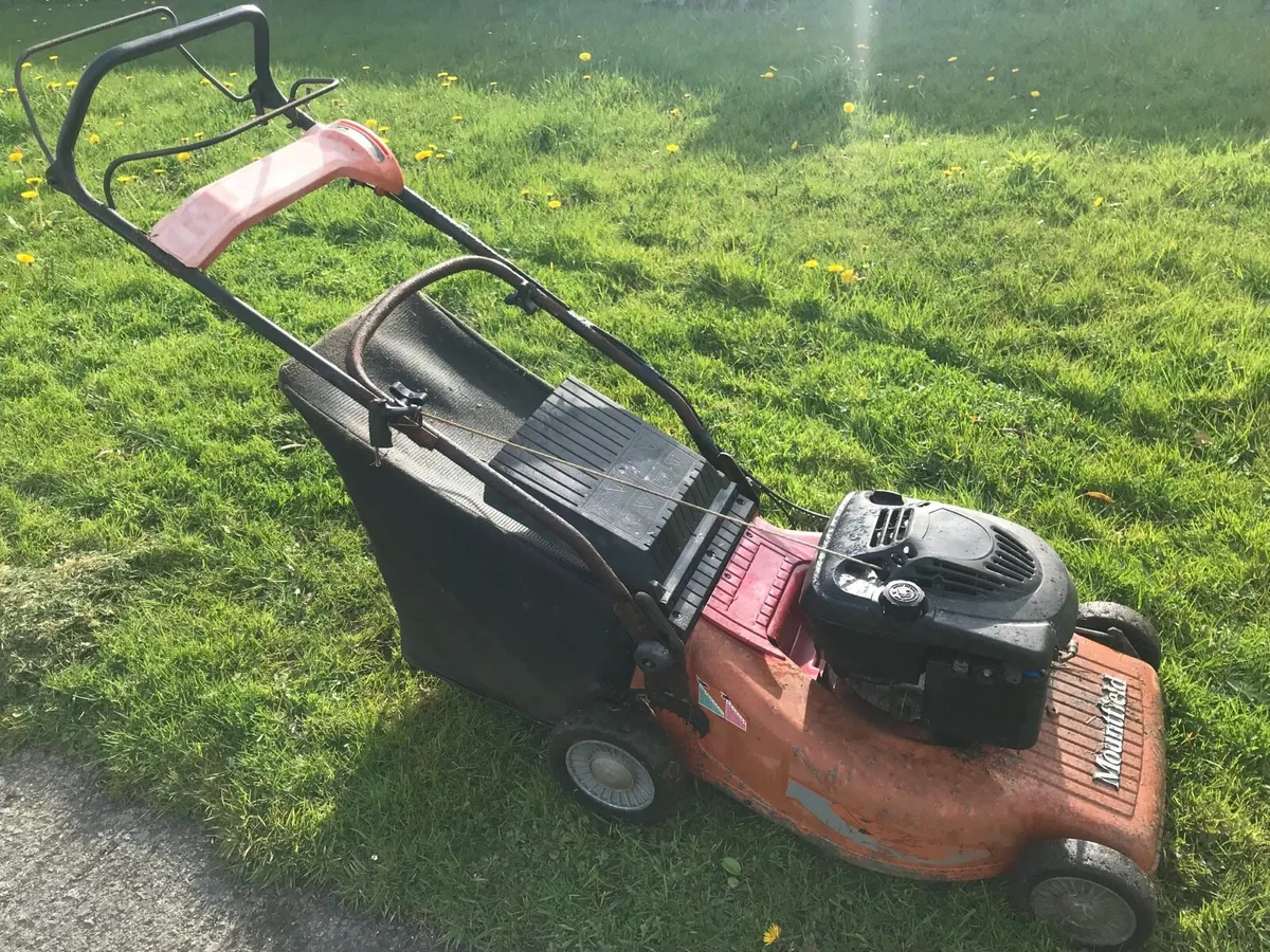Mount field self drive lawnmower - Image 1