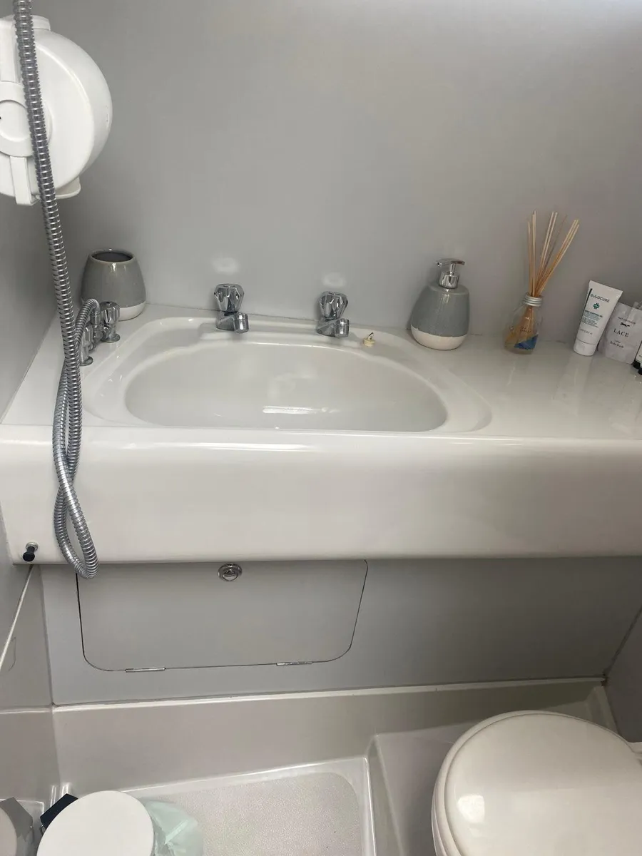 Rosebank 31 / Aquafibre hull - Image 4