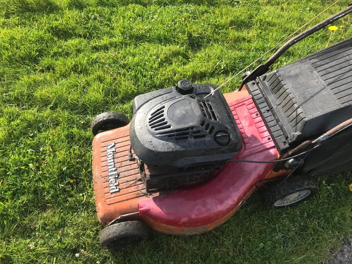 Mount field self drive lawnmower - Image 4